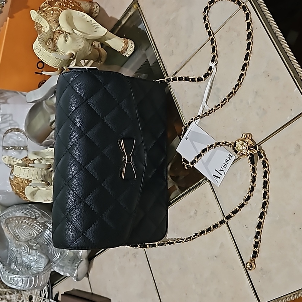 NWT! 2PC BONUS BOUTIQUE HANDBAGS by Alyssa.